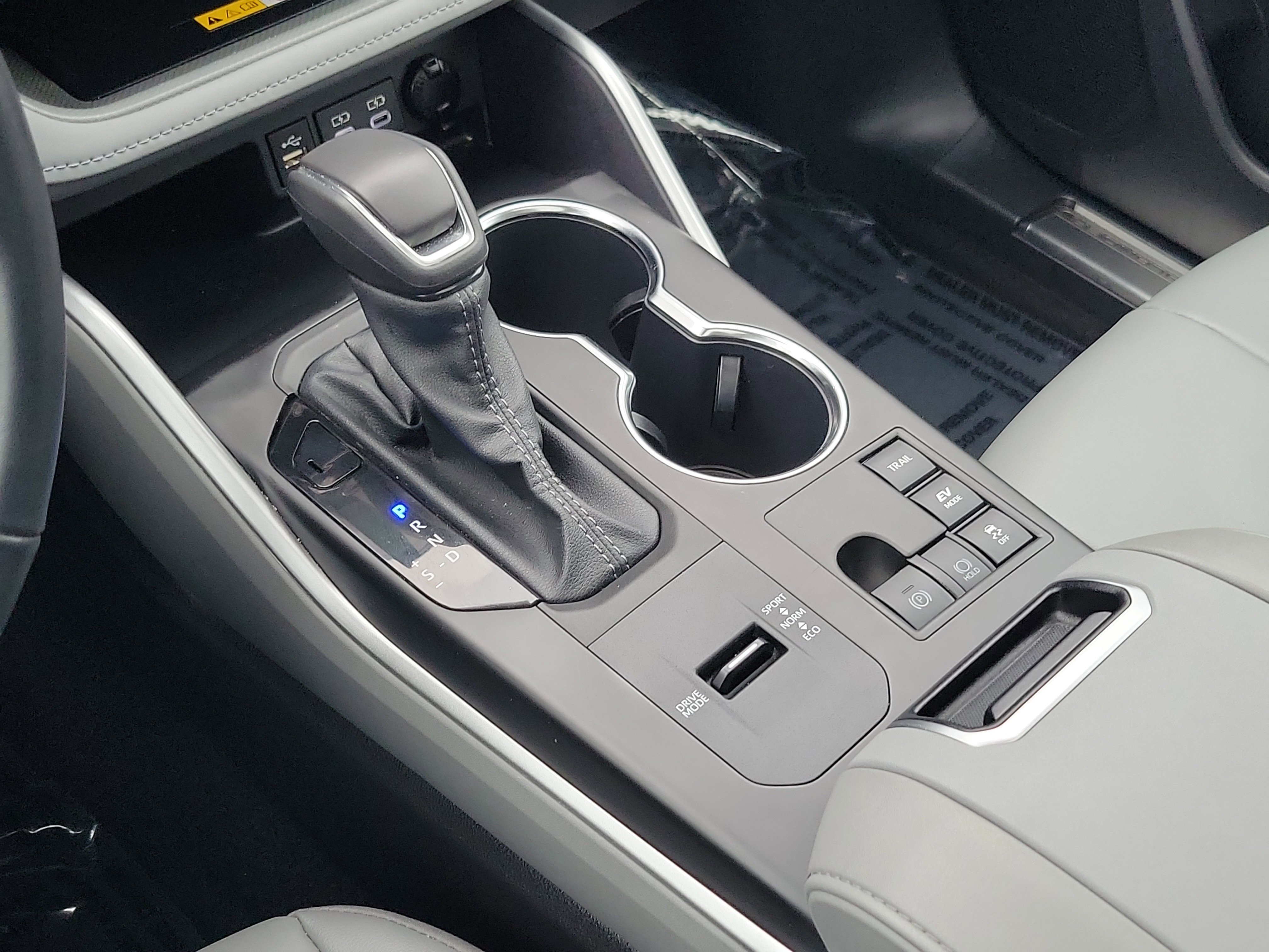 Certified 2025 Toyota Highlander XLE image 33