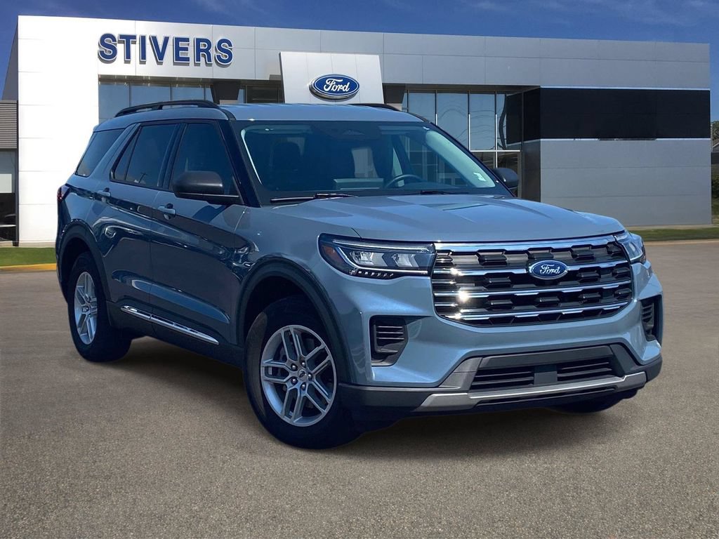 Used 2025 Ford Explorer Active RWD image 1