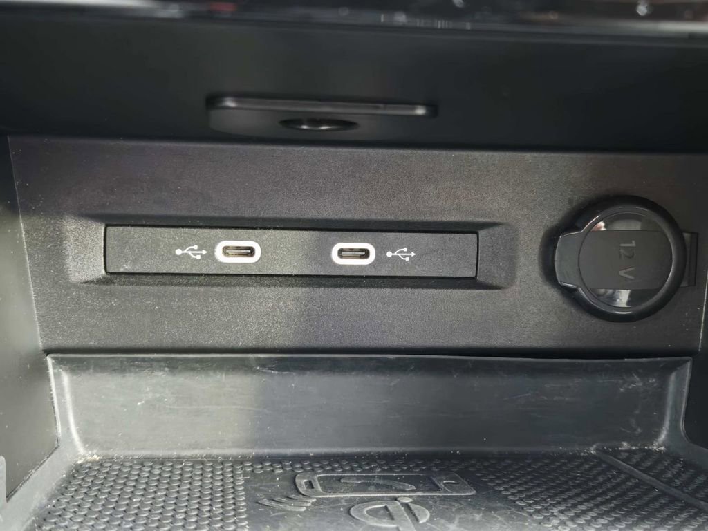 Used 2024 Volkswagen Taos SE image 30