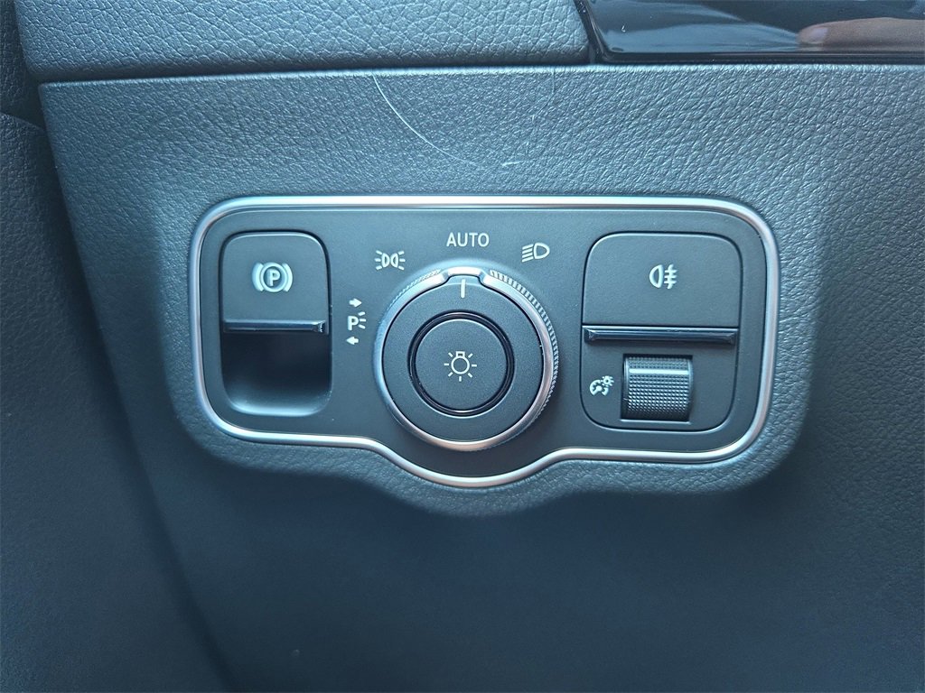 New 2025 Mercedes-Benz GLA 35 AMG 4MATIC image 24