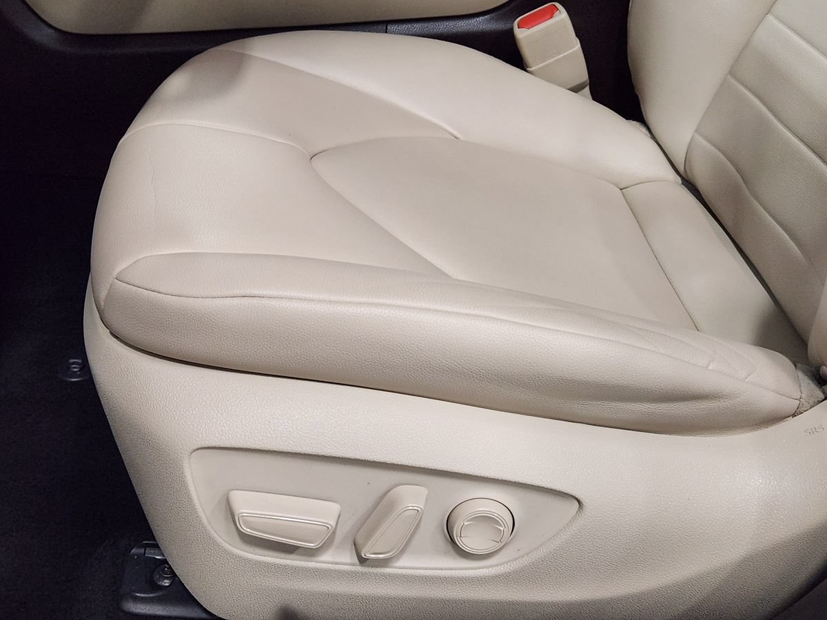 Used 2022 Toyota Highlander XLE AWD/4WD image 43