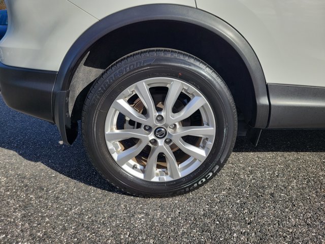 Used 2022 Nissan Rogue Sport S image 5