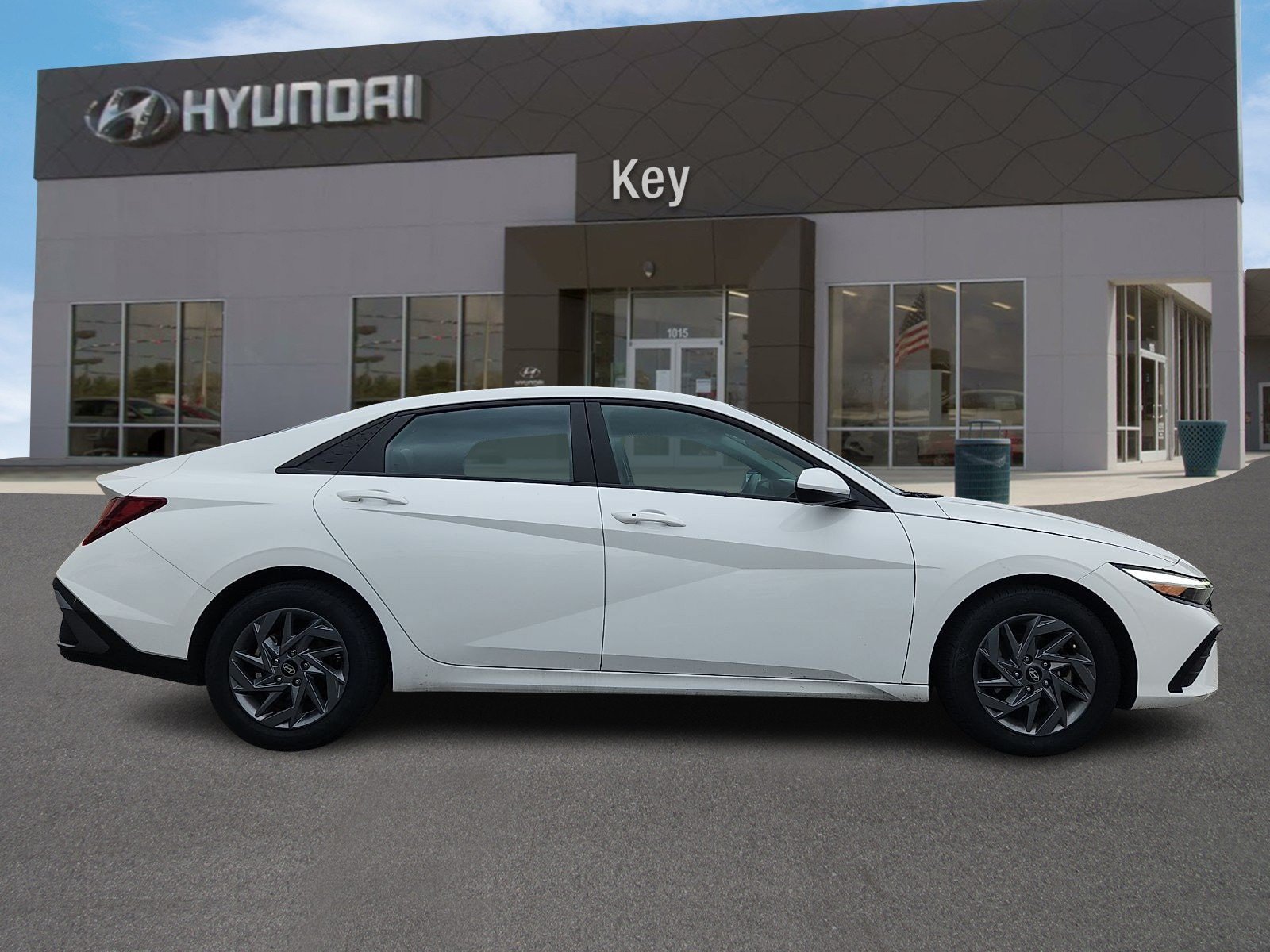 Certified 2024 Hyundai Elantra SEL FWD image 3