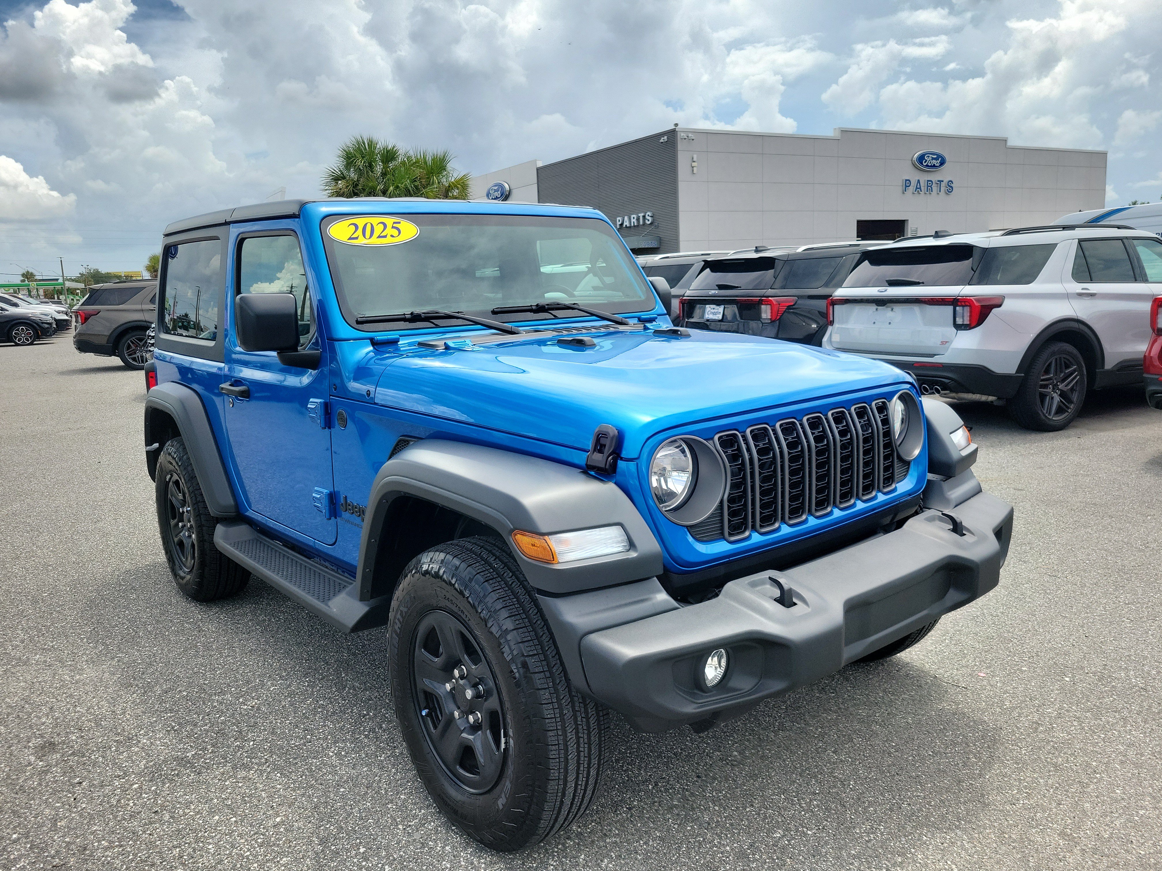 Used 2025 Jeep Wrangler Sport AWD/4WD video 2