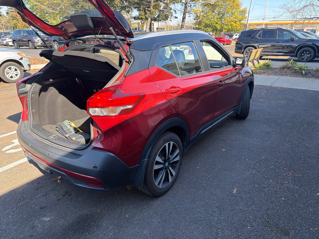 Used 2020 Nissan Kicks SR FWD image 8