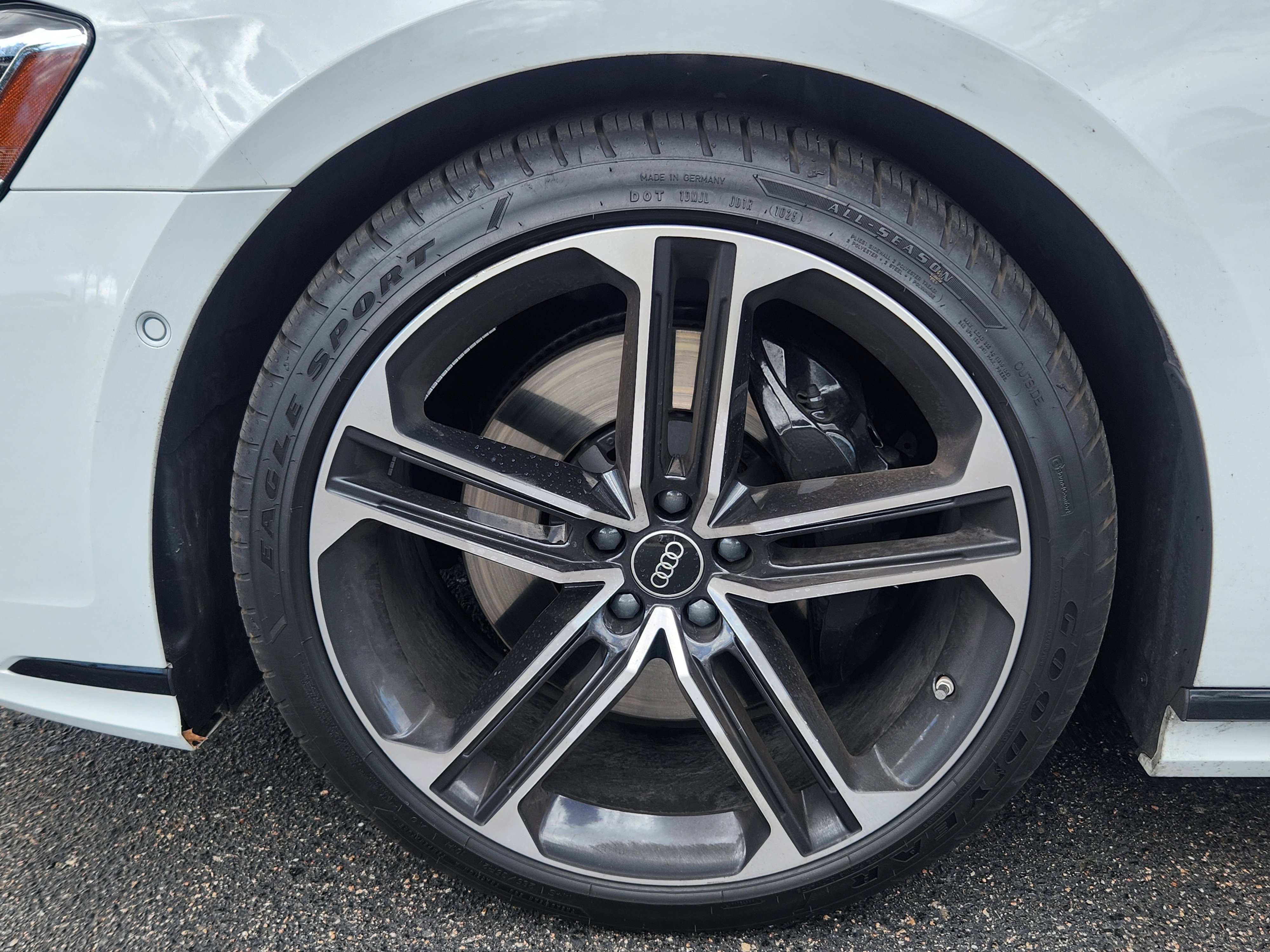 Used 2025 Audi A8 L 3.0T image 22