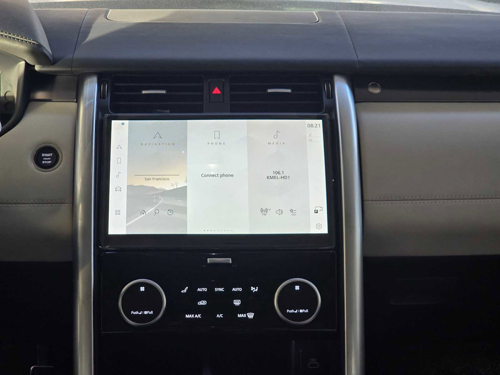 Used 2025 Land Rover Discovery Metropolitan Edition image 13