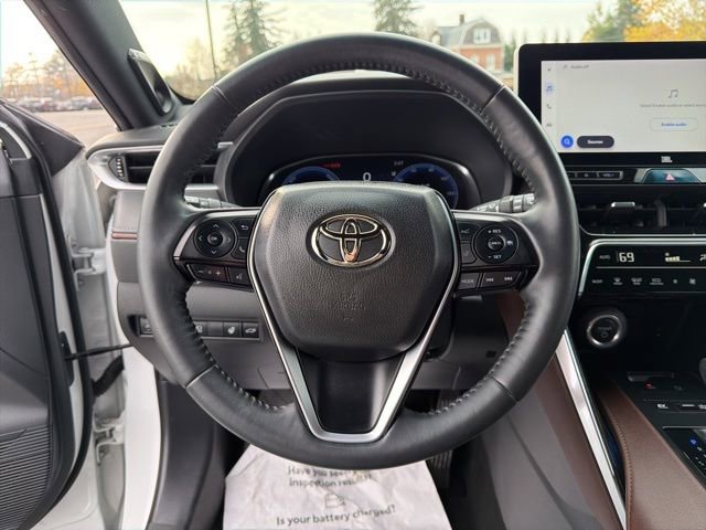 Used 2024 Toyota Venza Limited image 23