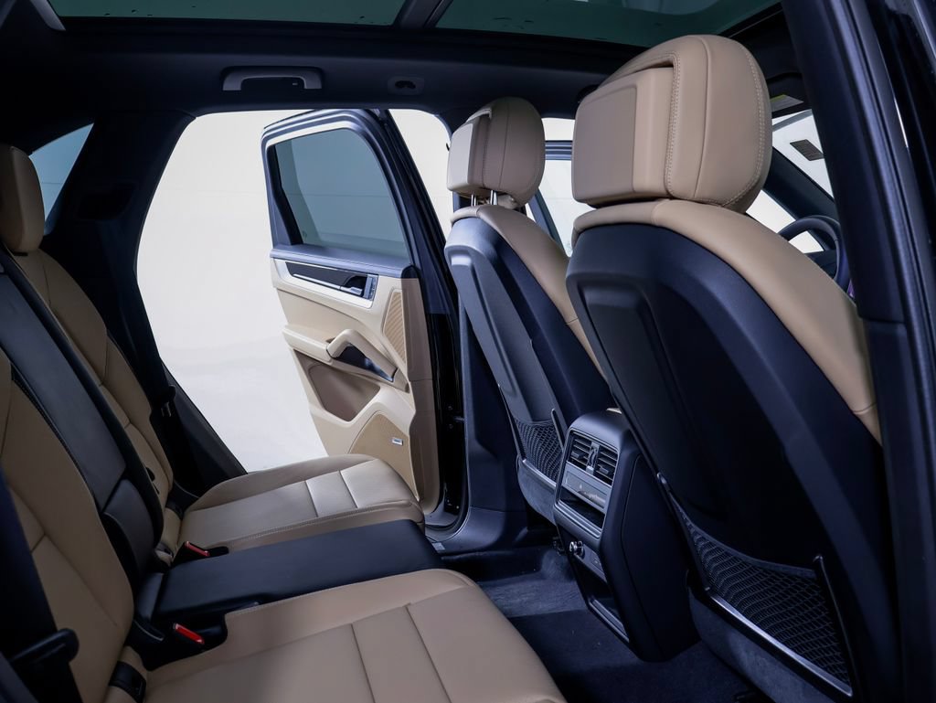 New 2026 Porsche Cayenne E-Hybrid AWD/4WD image 9