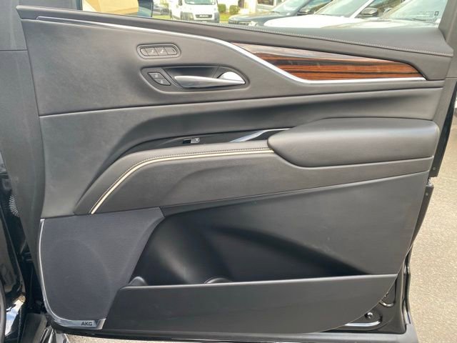 Used 2022 Cadillac Escalade ESV Luxury image 33