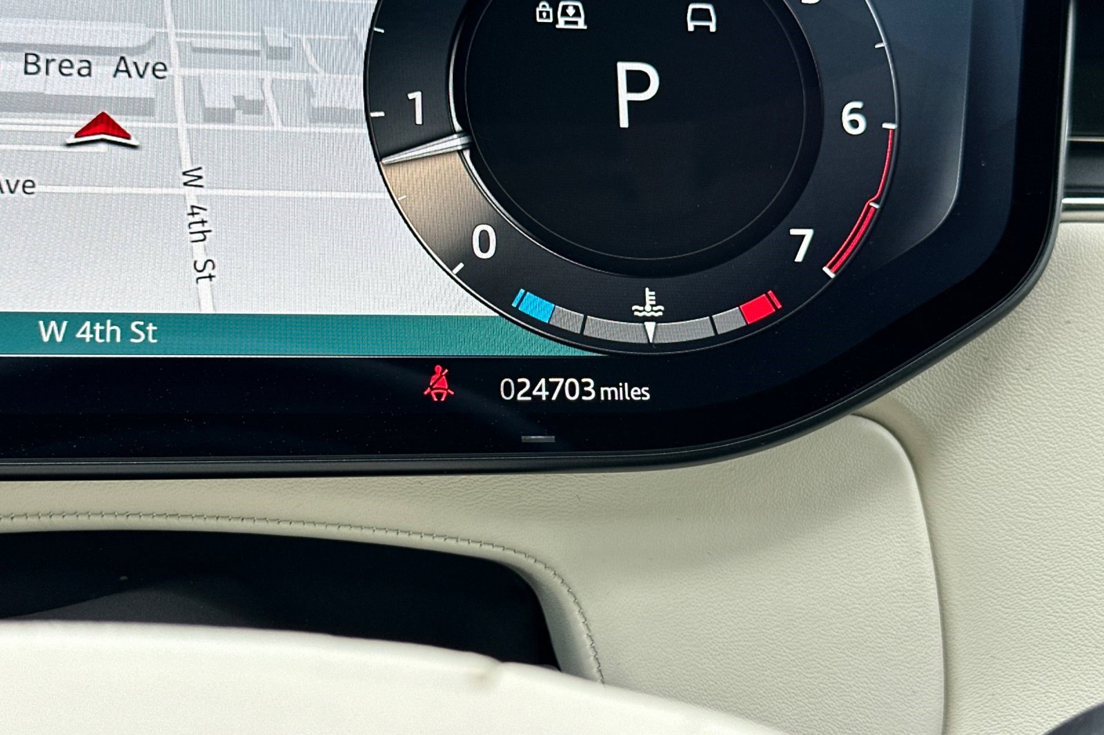 Used 2023 Land Rover Range Rover Long Wheelbase SE image 36