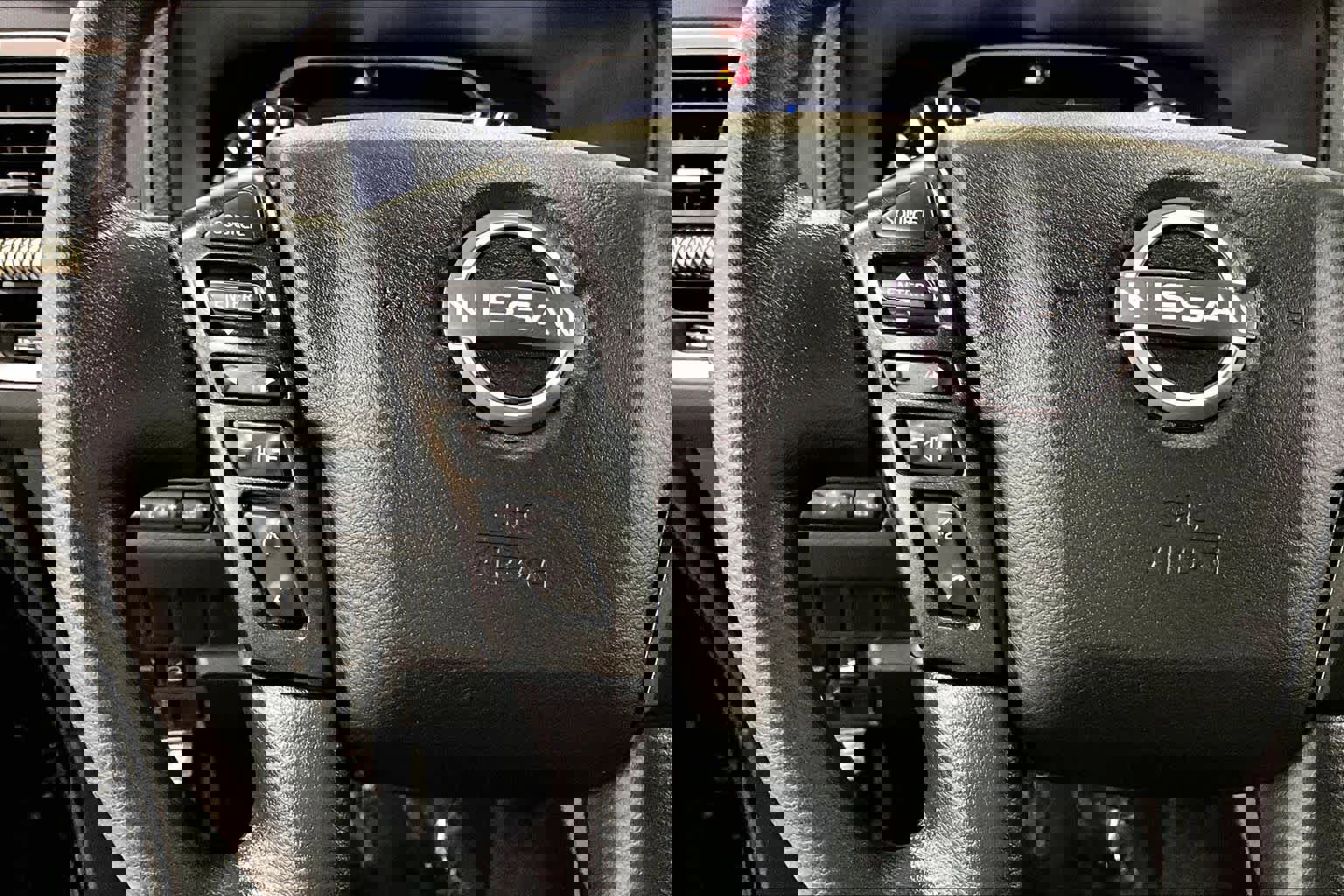 Used 2024 Nissan Frontier SV image 23