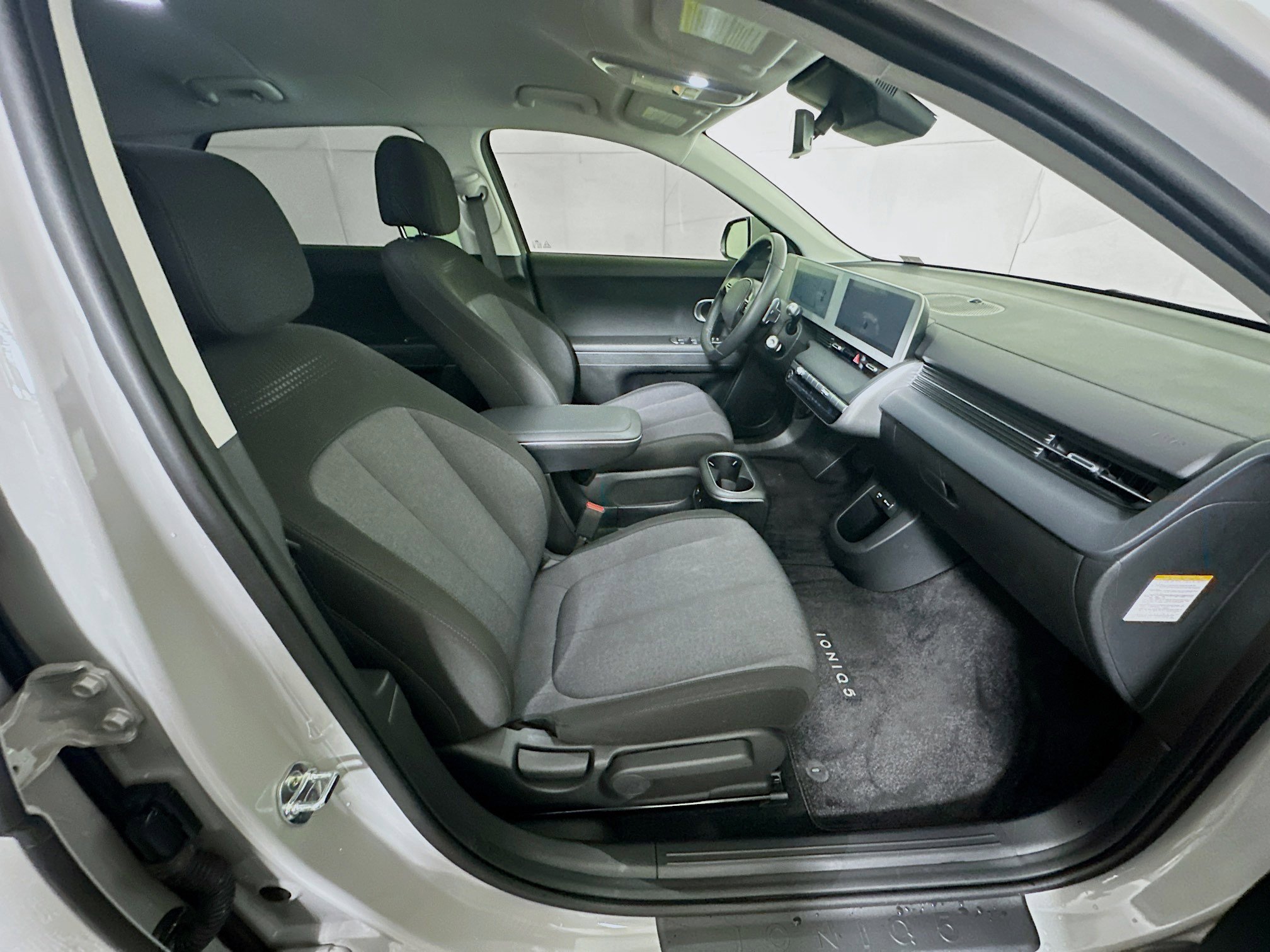 Used 2024 Hyundai Ioniq 5 SEL RWD image 33