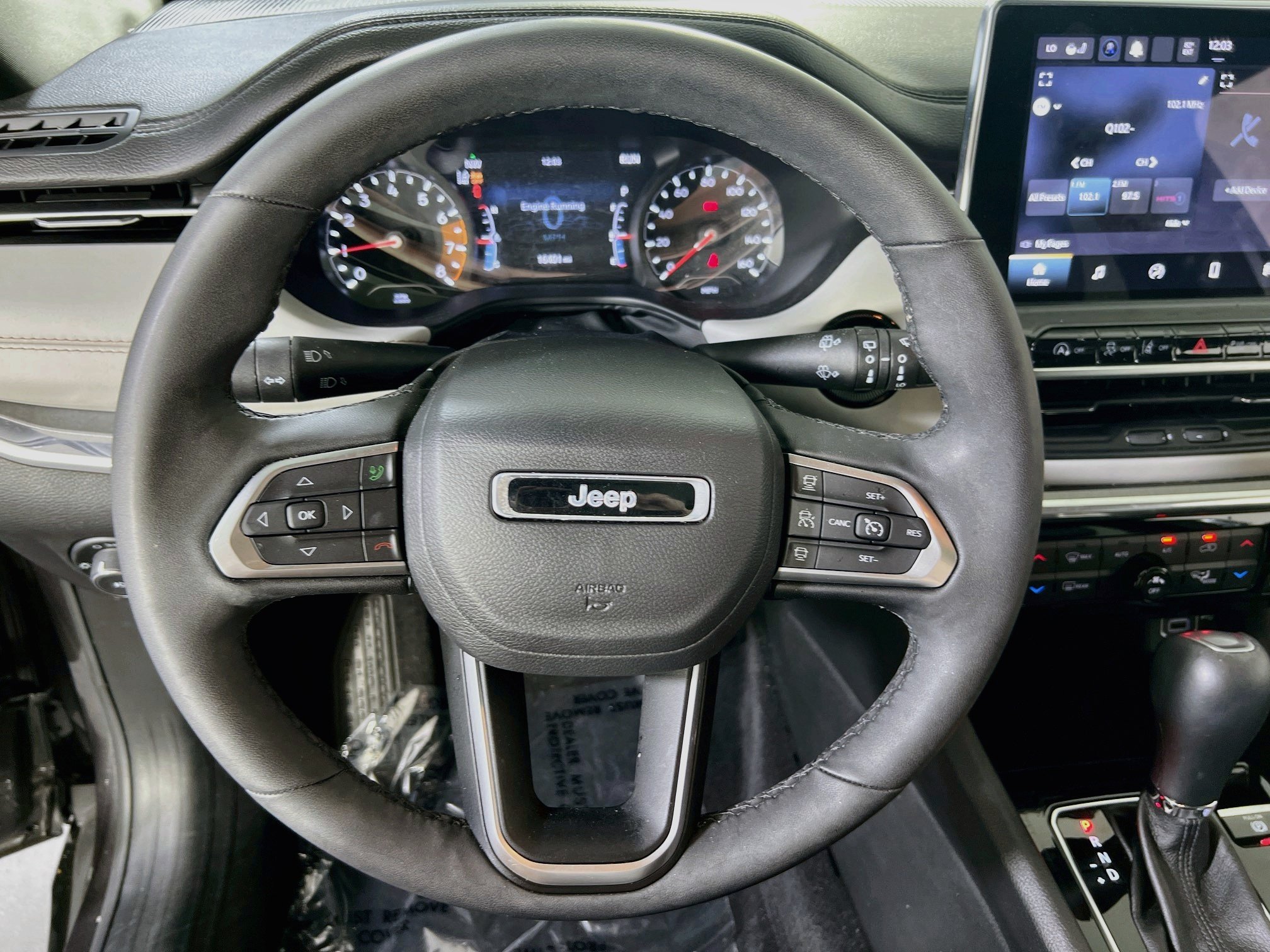 Used 2023 Jeep Compass Limited w/ Sun and Sound Group AWD/4WD image 11