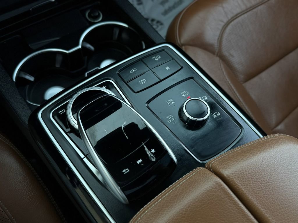 Used 2018 Mercedes-Benz GLS 550 4MATIC image 33