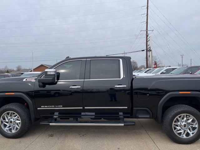 Used 2022 GMC Sierra 2500 SLT w/ SLT Premium Package image 8