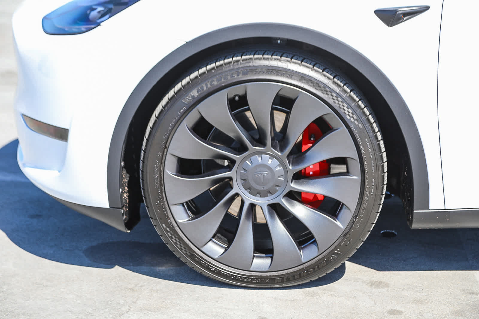 Used 2023 Tesla Model Y Performance AWD/4WD image 10