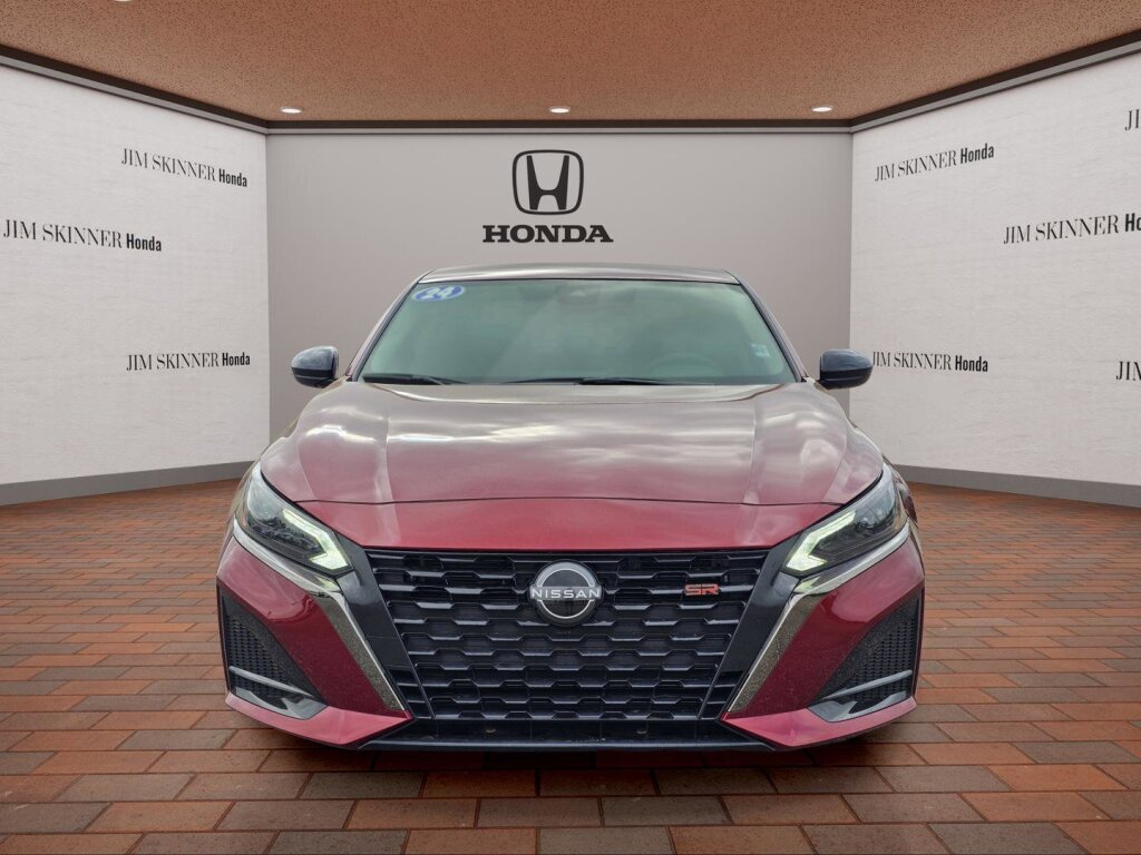 Used 2024 Nissan Altima 2.5 SR image 2
