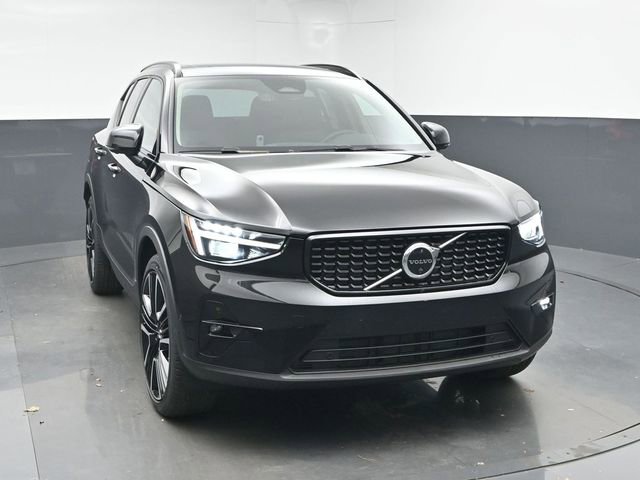 New 2026 Volvo XC40 B5 Ultra w/ Protection Package Premier image 2