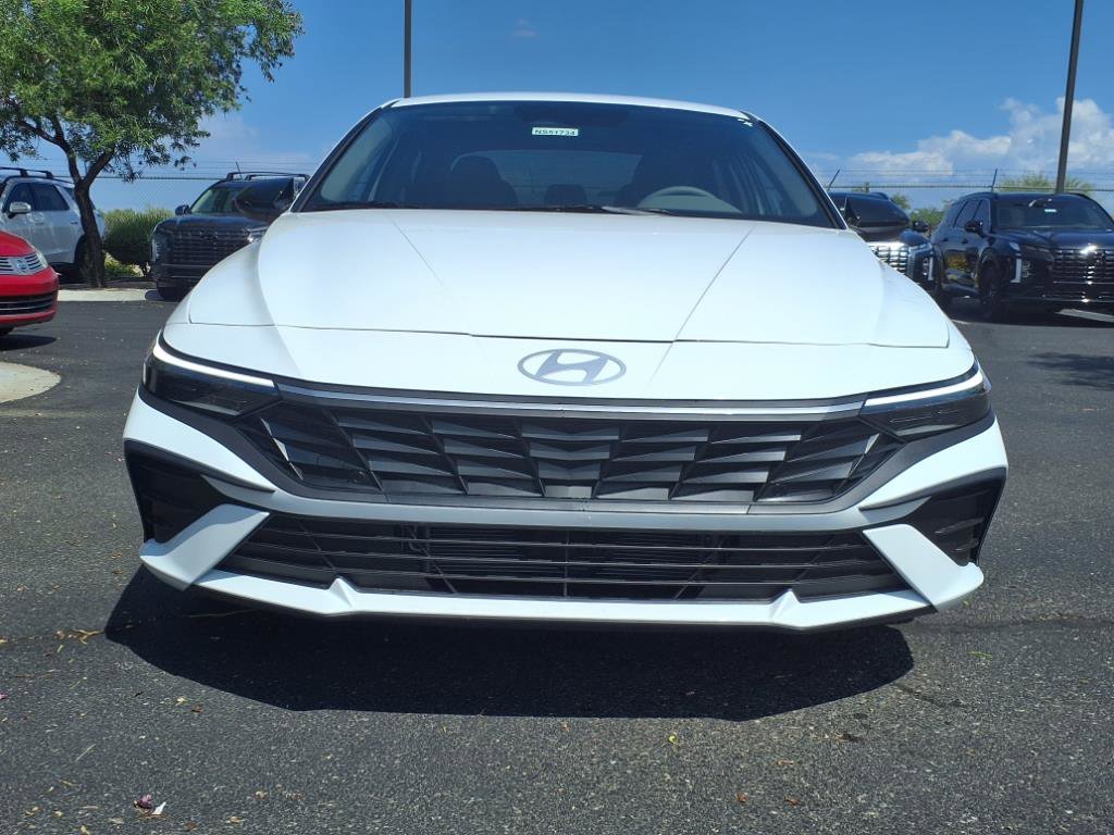 New 2025 Hyundai Elantra SEL image 2