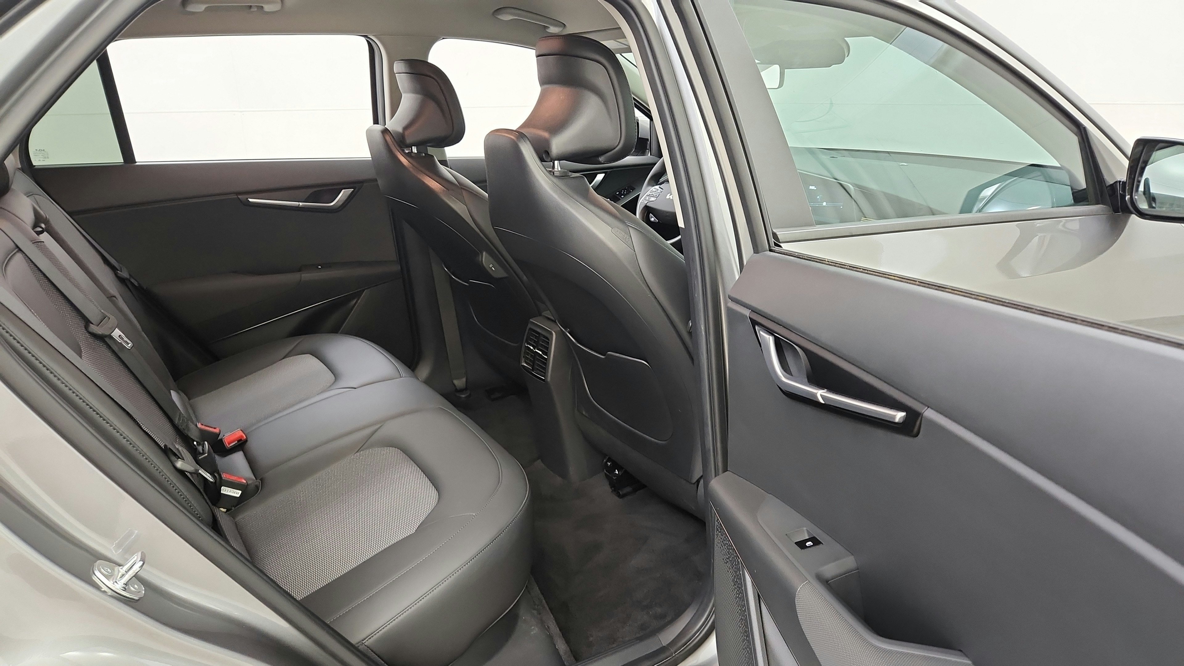Used 2024 Kia Niro Wind FWD image 33