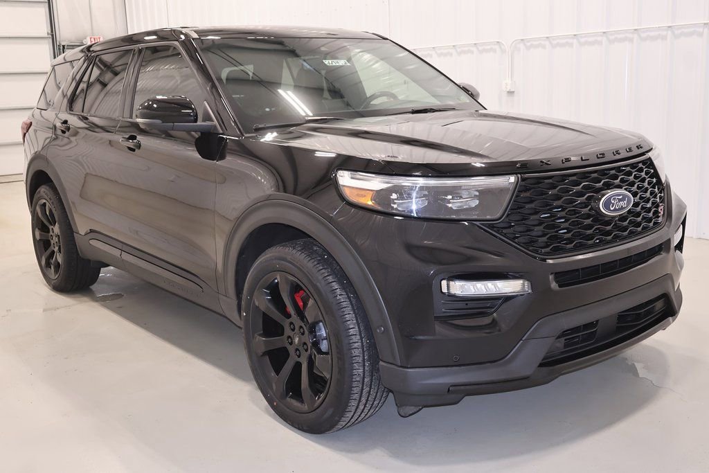 Certified 2022 Ford Explorer ST w/ Equipment Group 401A image 4