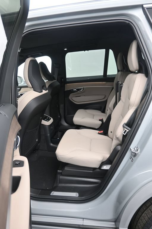 New 2027 Volvo XC90 T8 Plus AWD/4WD image 12