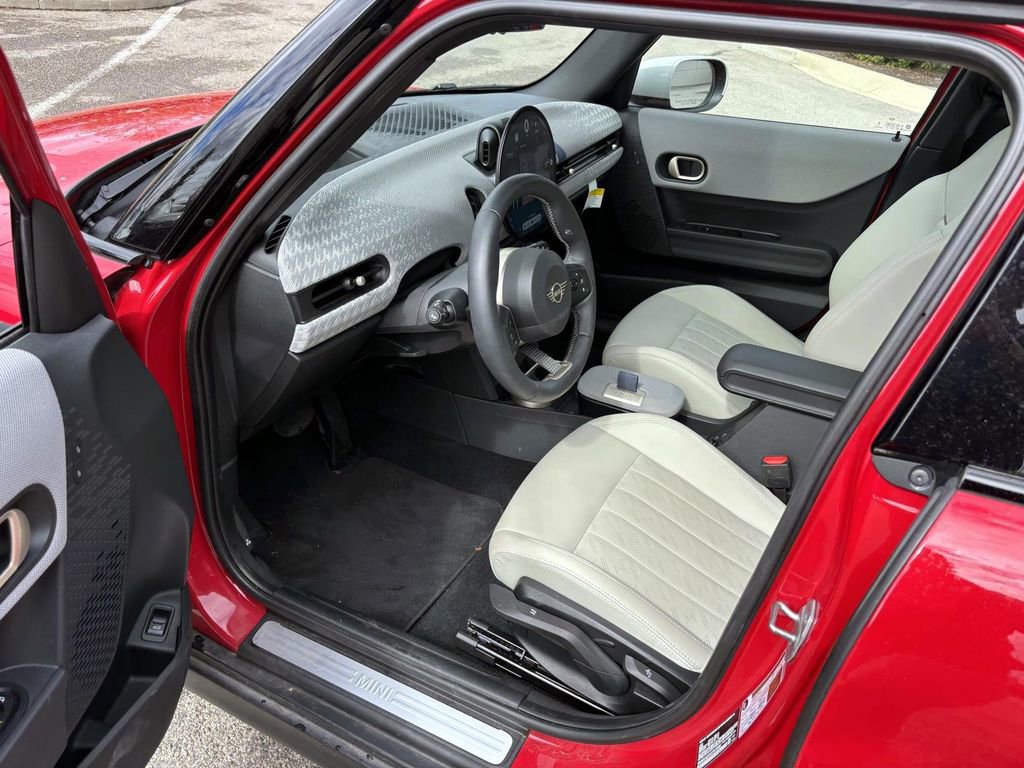 Certified 2025 MINI Cooper S image 25