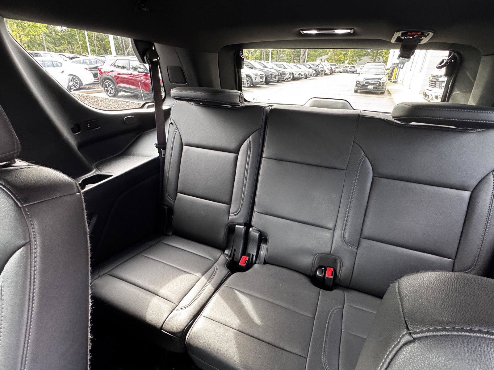 Used 2024 Chevrolet Tahoe LT w/ LT Signature Package AWD/4WD image 17
