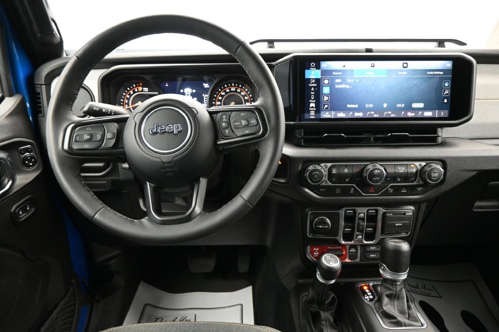 Used 2025 Jeep Gladiator Sport AWD/4WD image 13