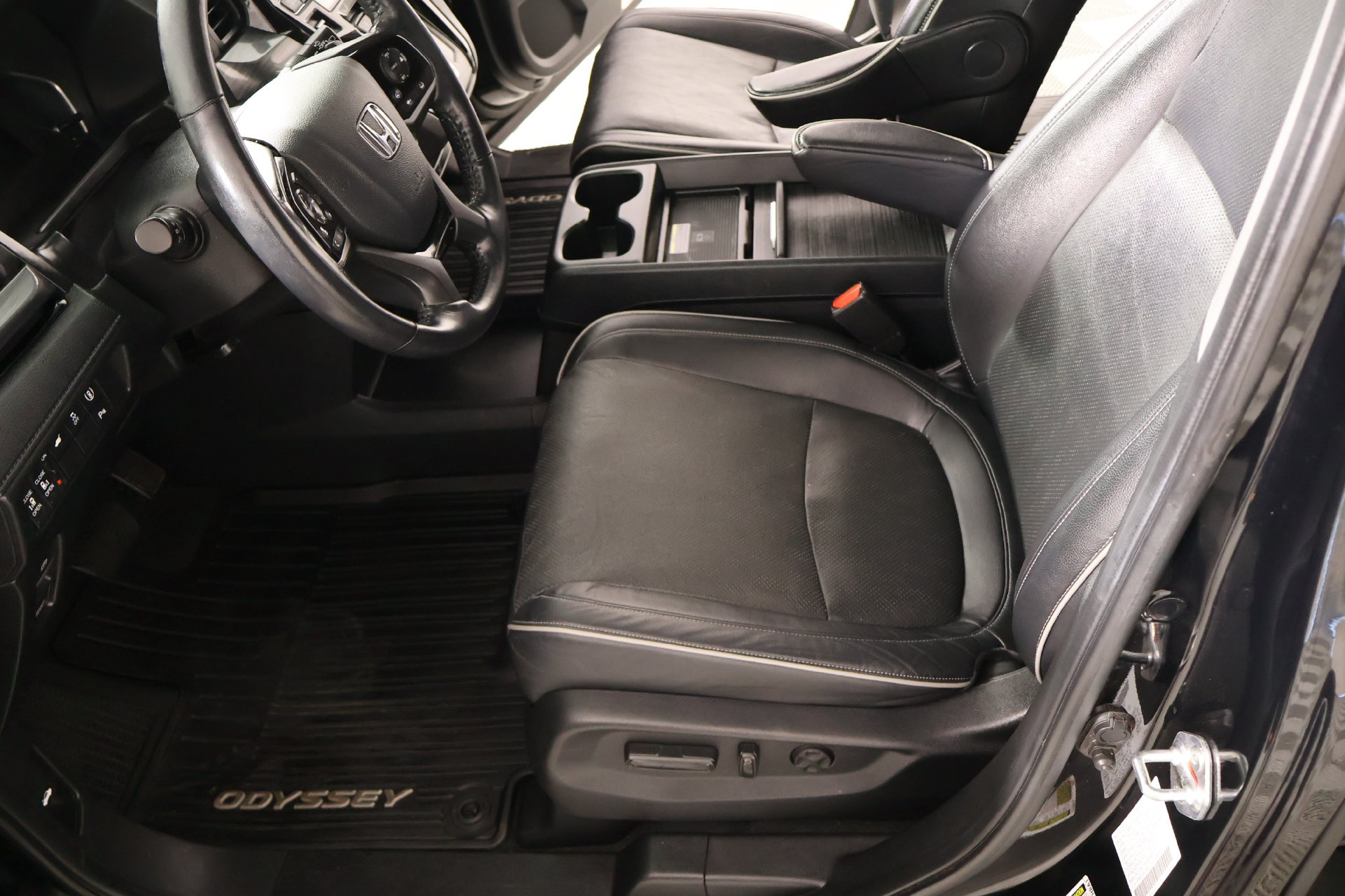 Used 2024 Honda Odyssey Elite image 11