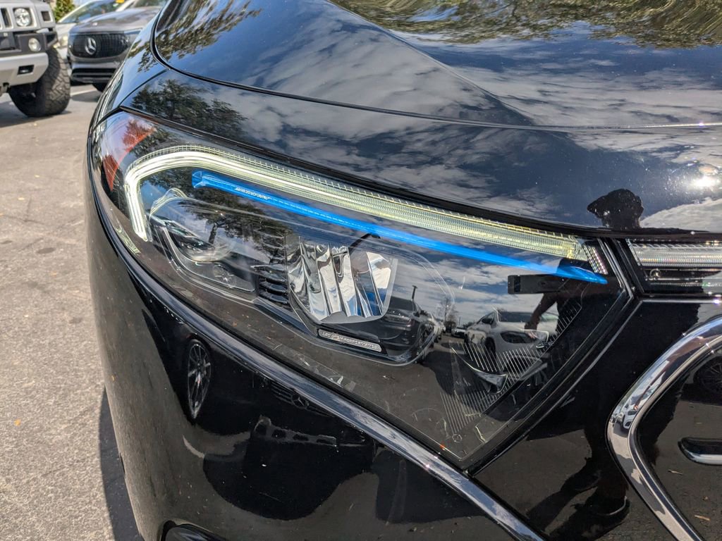 Certified 2023 Mercedes-Benz EQB 250+ w/ Exclusive Package image 20