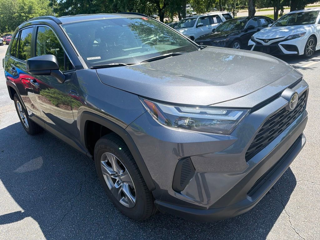 Used 2025 Toyota RAV4 LE AWD/4WD image 4