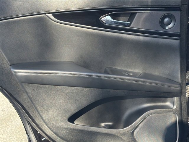 Used 2022 Lincoln Nautilus Reserve w/ Equipment Group 201A image 23