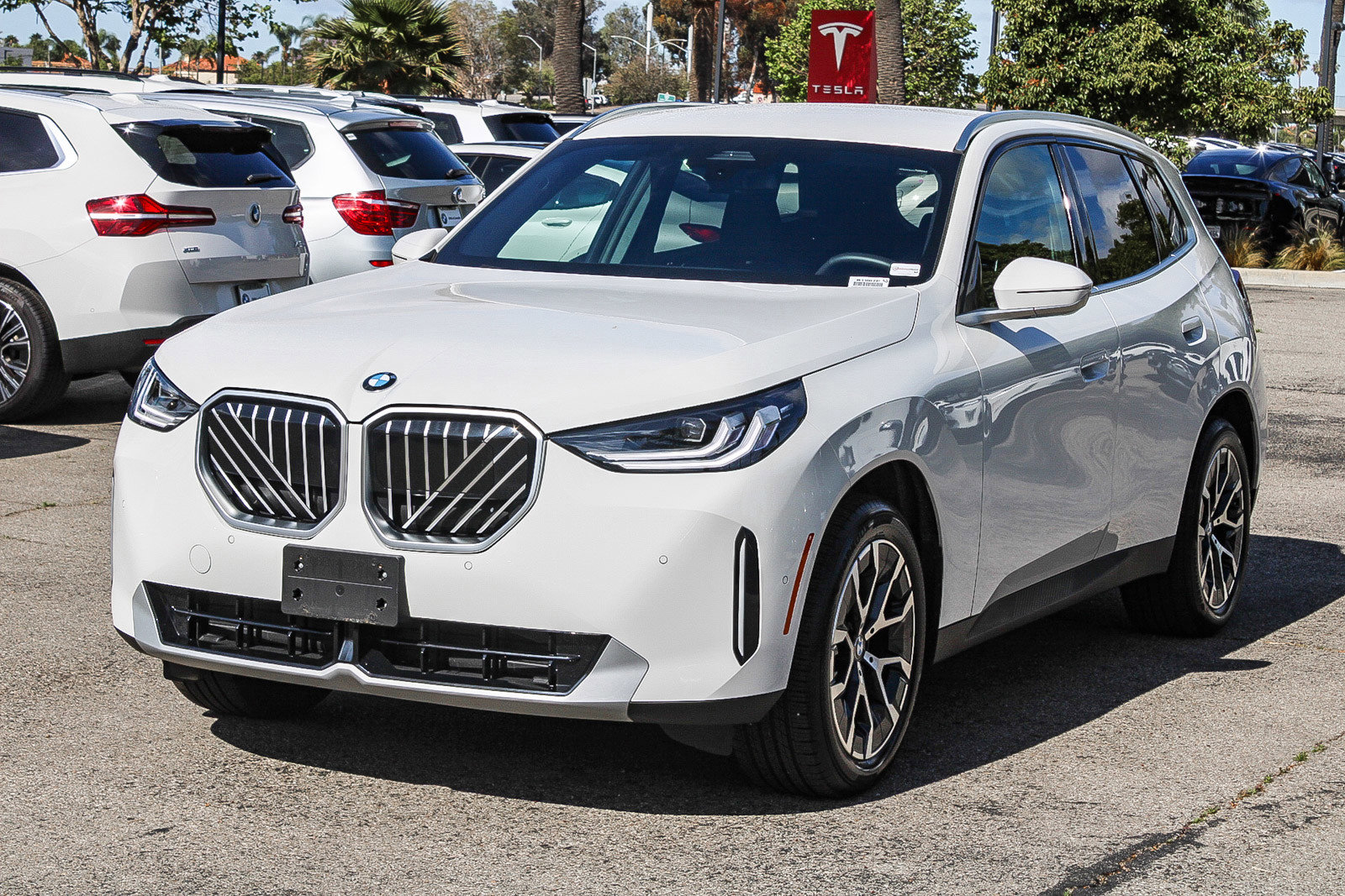 Used 2025 BMW X3 xDrive30i AWD/4WD image 3