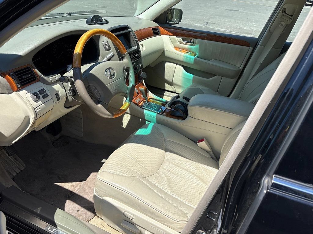 Used 2004 Lexus LS 430 RWD image 9