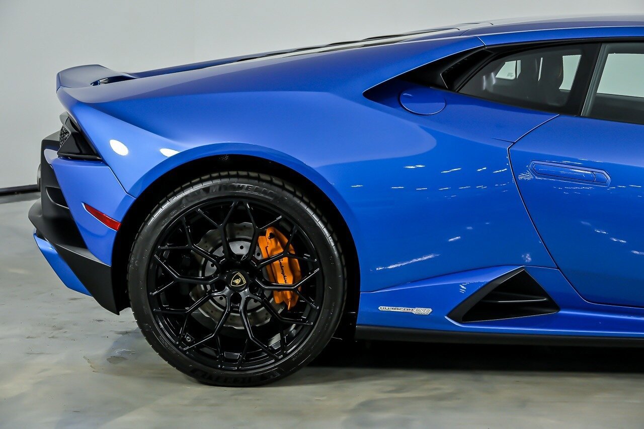 Used 2020 Lamborghini Huracan EVO RWD image 13