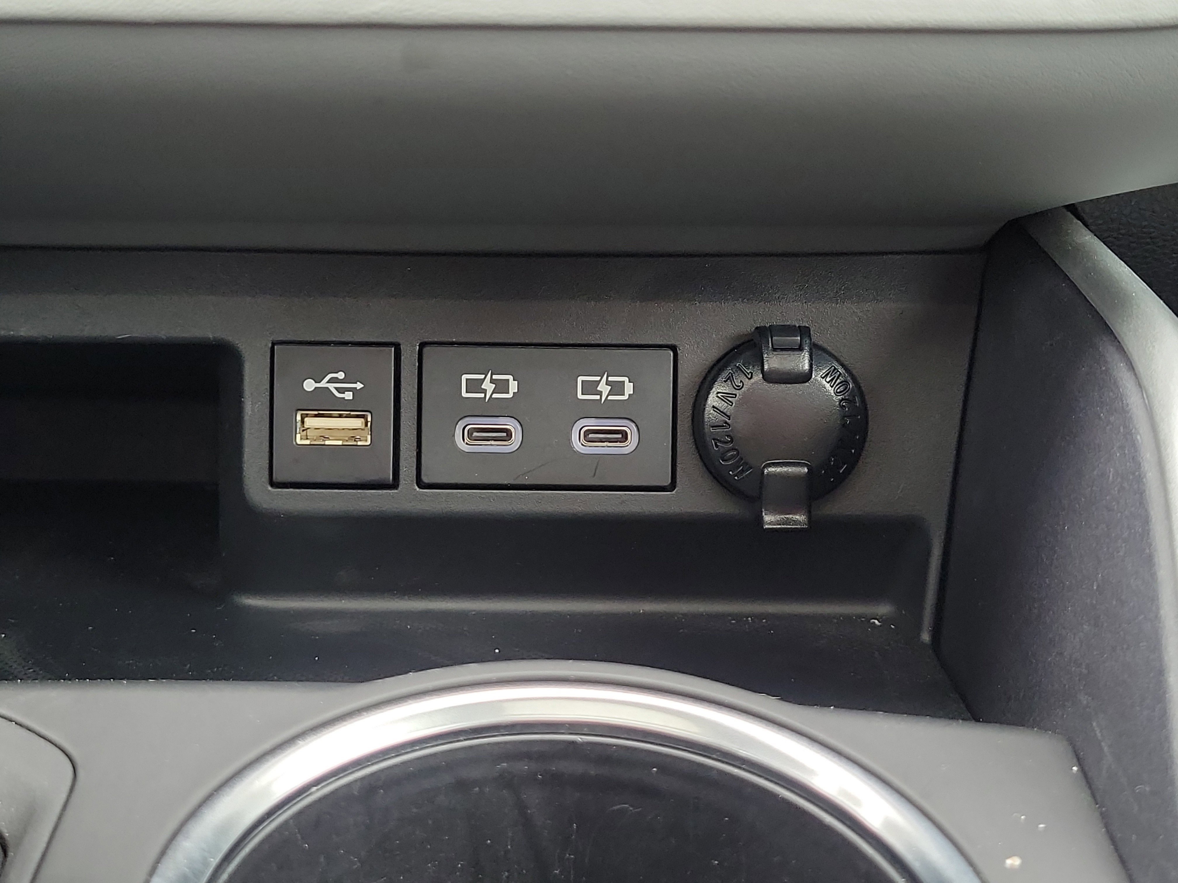 Used 2024 Toyota Highlander XLE image 33