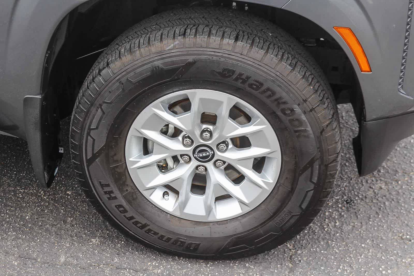 Used 2024 Nissan Frontier SV RWD image 12