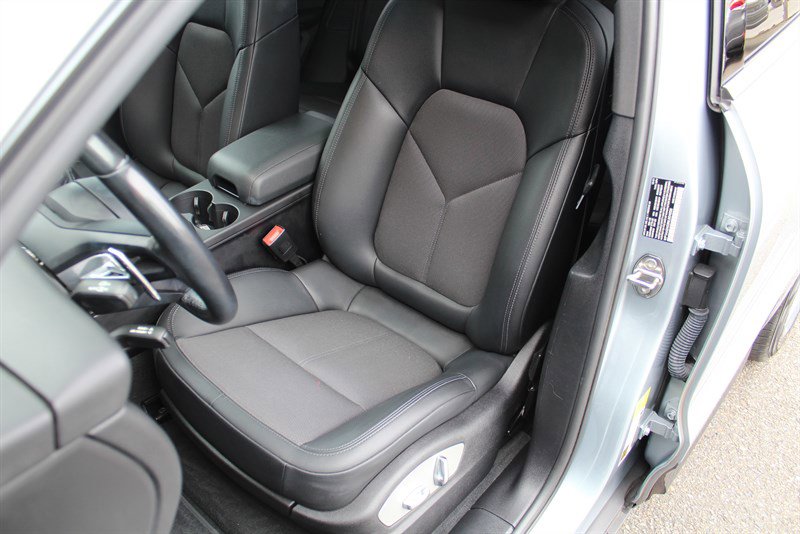 Used 2022 Porsche Macan AWD/4WD image 20