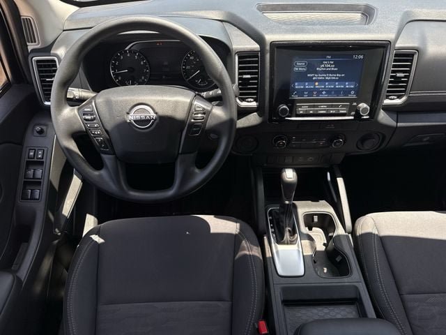 Used 2022 Nissan Frontier SV RWD image 11
