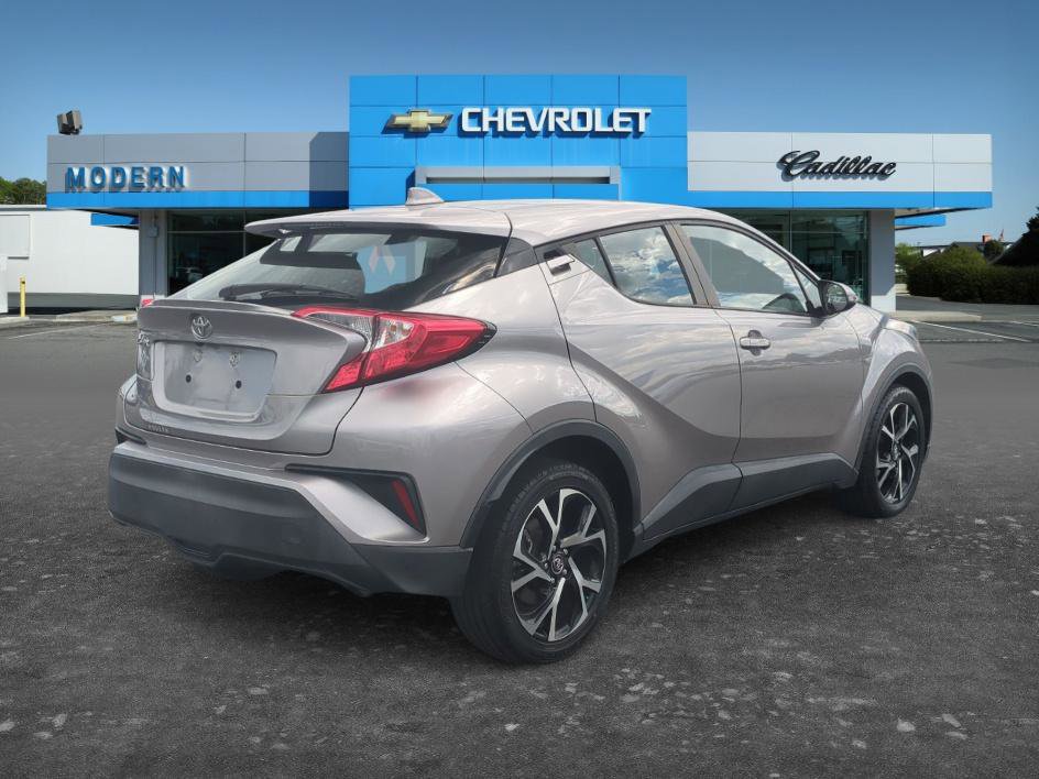 Used 2019 Toyota C-HR XLE FWD image 5