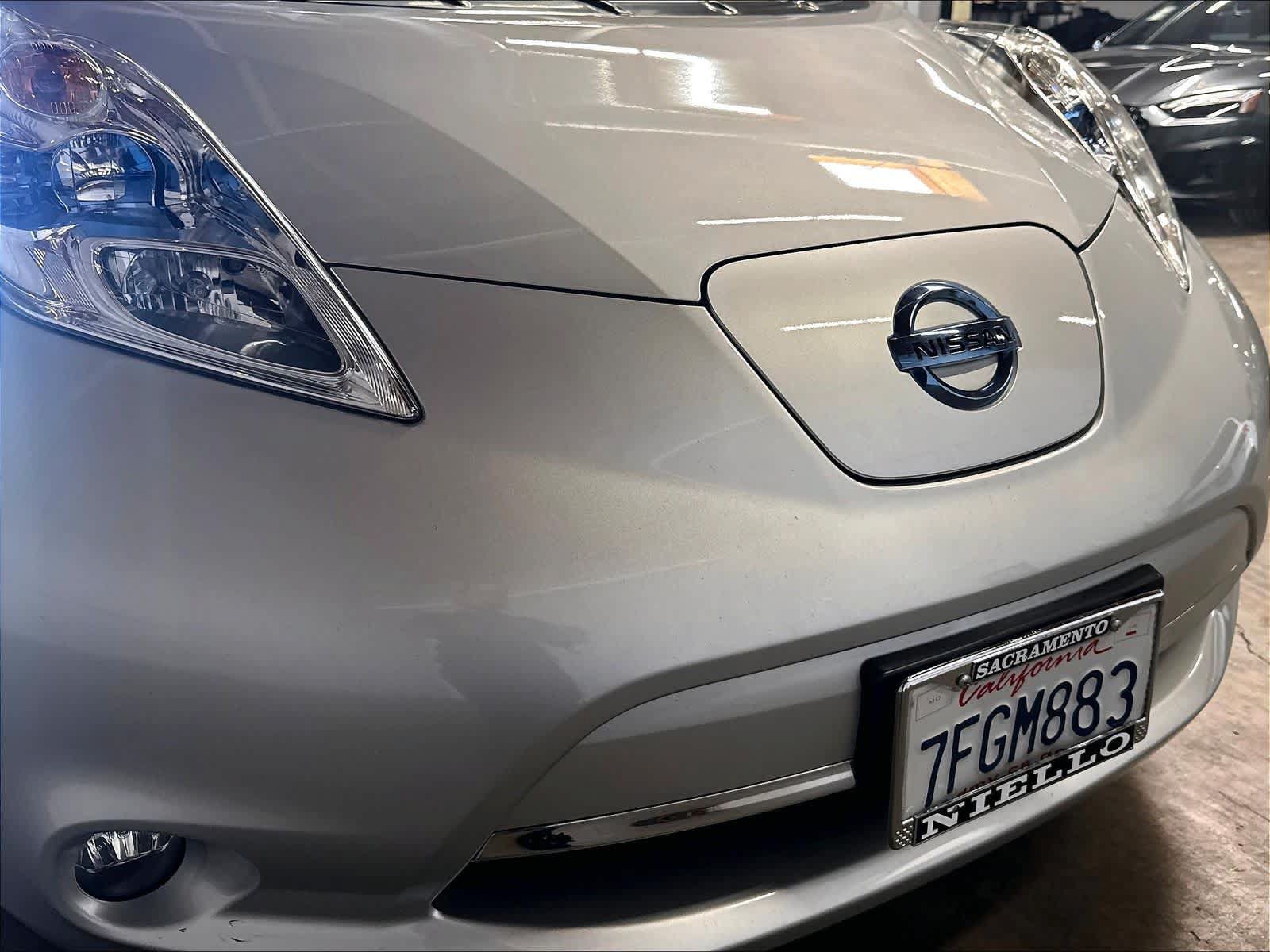 Used 2015 Nissan Leaf SV w/ LED & Quick Charge Package FWD image 31