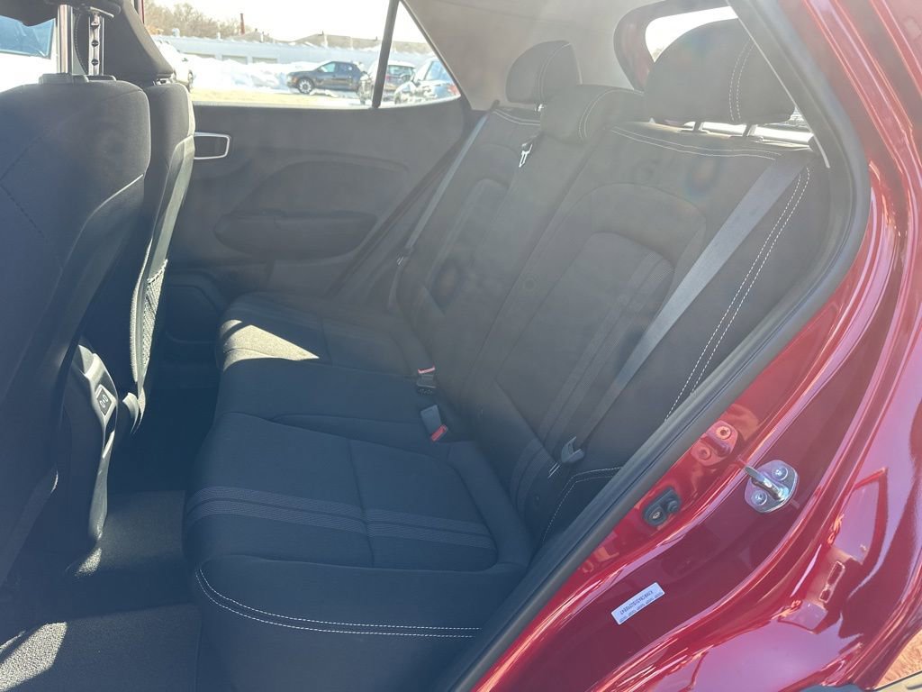 Certified 2025 Hyundai Venue SEL image 19