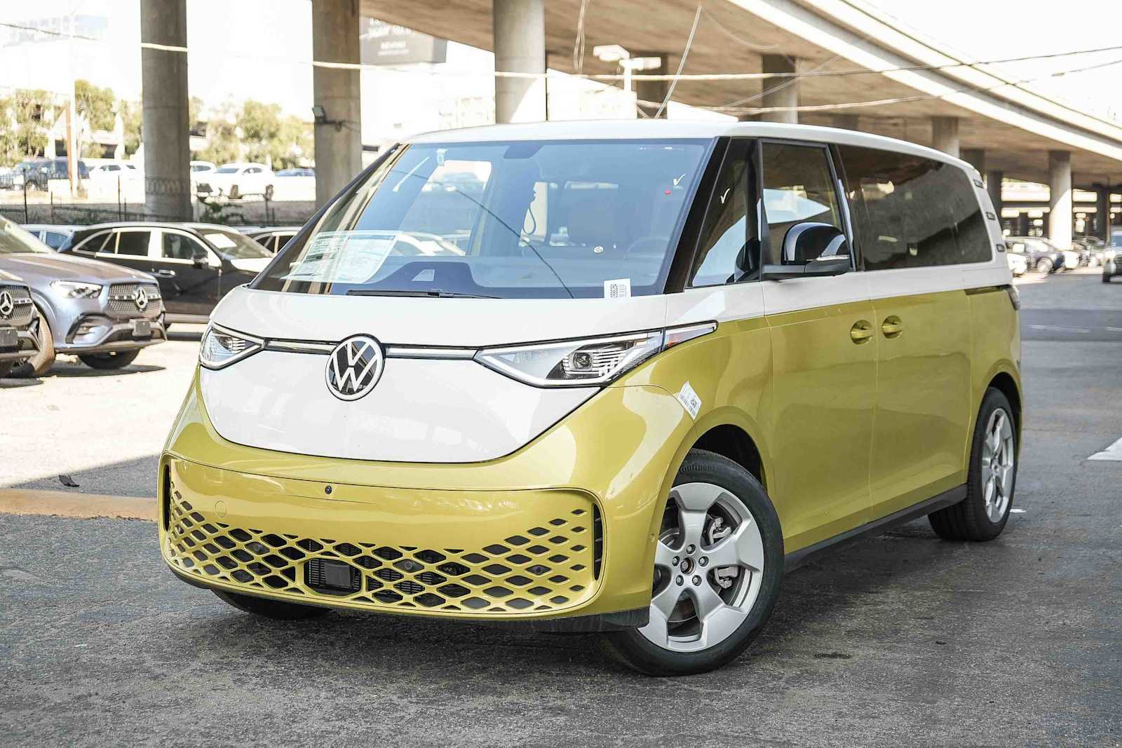New 2025 Volkswagen ID. Buzz Pro S Plus AWD/4WD image 1