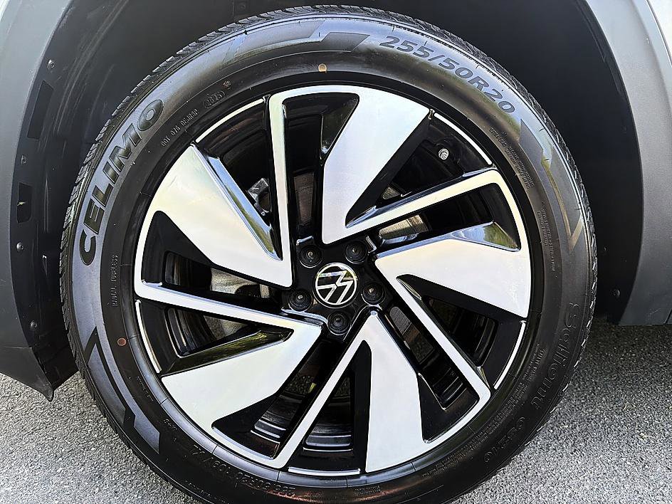 Used 2025 Volkswagen Atlas SE FWD image 8