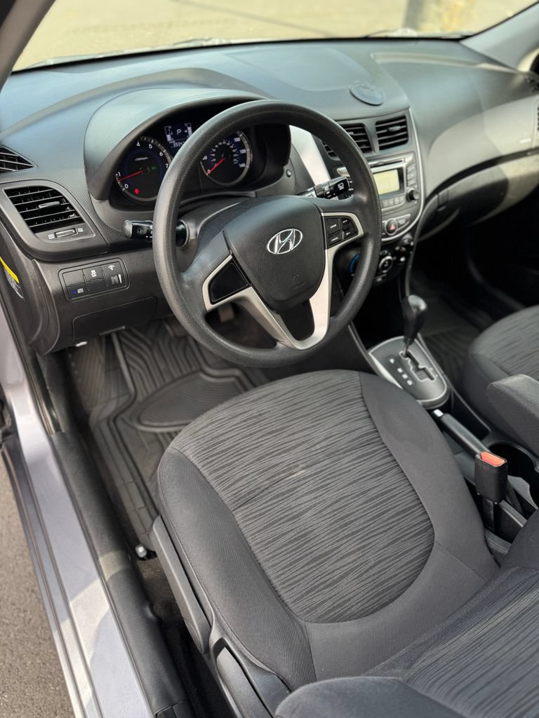 Used 2017 Hyundai Accent SE FWD image 25