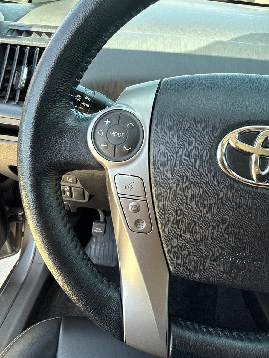 Used 2017 Toyota Prius V Five w/ Advanced Technology Package FWD image 10
