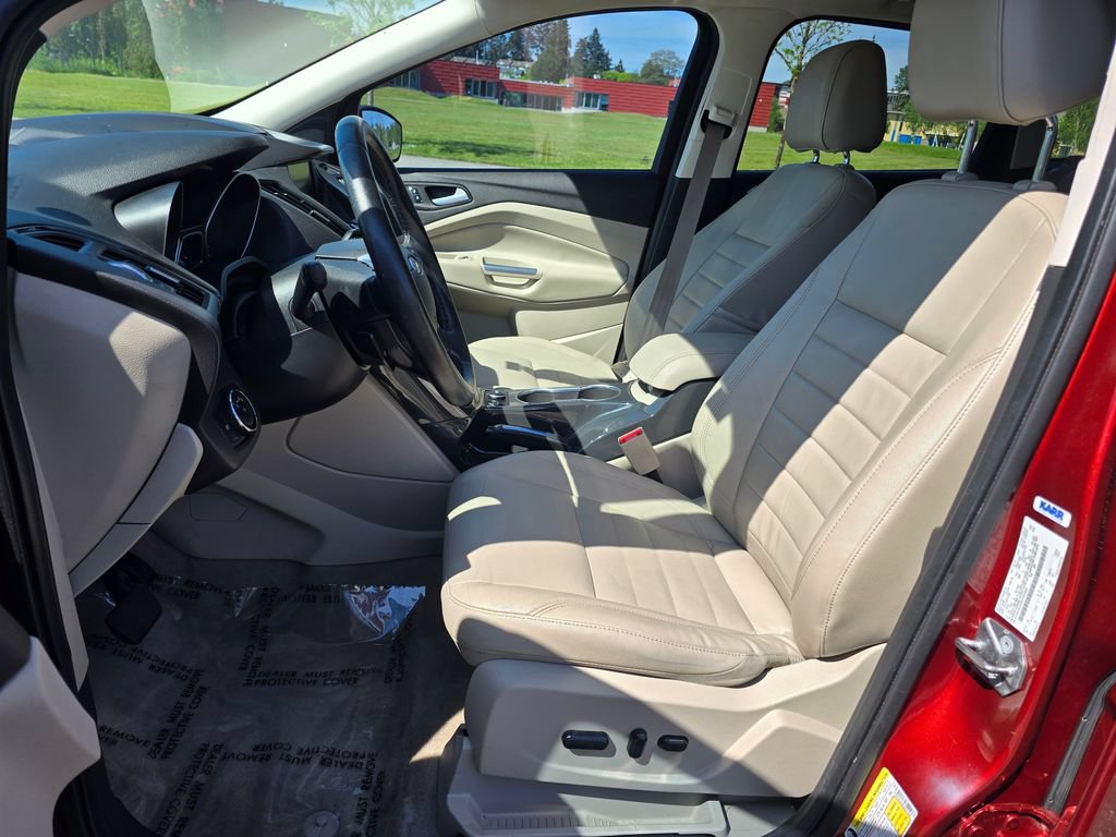 Used 2014 Ford Escape Titanium w/ Equipment Group 401A FWD image 11