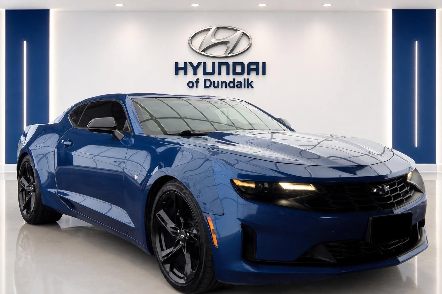 Used 2020 Chevrolet Camaro LT w/ Technology Package RWD image 1